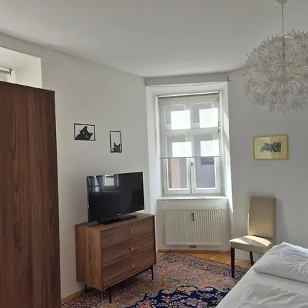 Mit 2 Schlafzimmern Graz